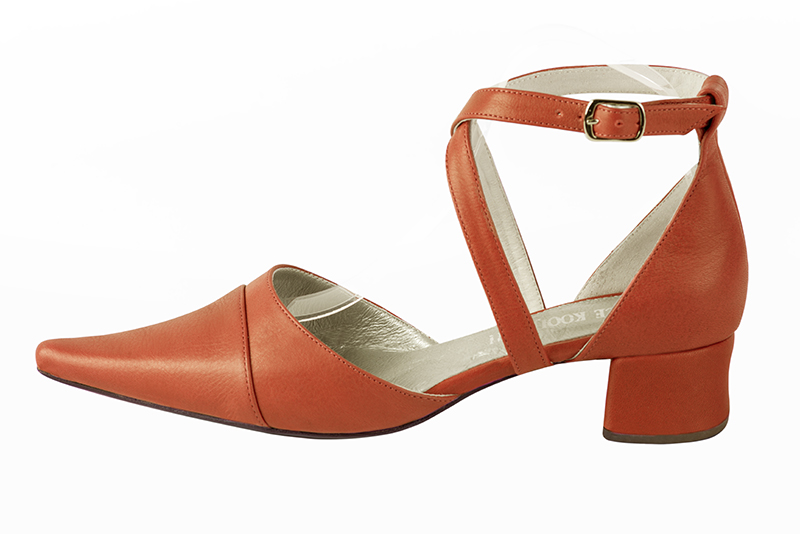 Terracotta orange women's open side shoes, with crossed straps. Pointed toe. Low flare heels. Profile view - Florence KOOIJMAN